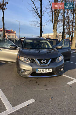 Внедорожник / Кроссовер Nissan Rogue 2015 в 