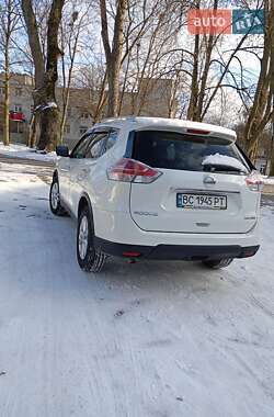 Позашляховик / Кросовер Nissan Rogue 2016 в Пустомитах