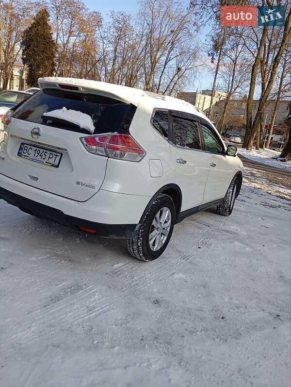 Позашляховик / Кросовер Nissan Rogue 2016 в Пустомитах