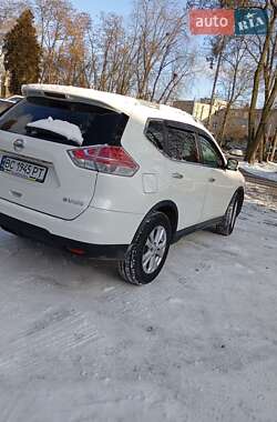 Позашляховик / Кросовер Nissan Rogue 2016 в Пустомитах