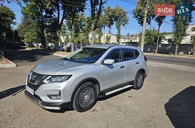 Позашляховик / Кросовер Nissan Rogue 2017 в Сумах