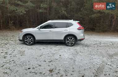 Внедорожник / Кроссовер Nissan Rogue 2018 в 