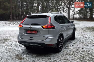 Внедорожник / Кроссовер Nissan Rogue 2018 в 