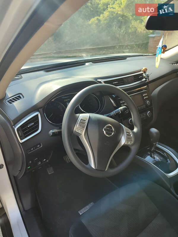 Позашляховик / Кросовер Nissan Rogue 2015 в Опішне