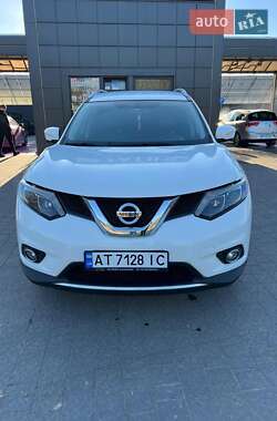 Позашляховик / Кросовер Nissan Rogue 2015 в Самборі