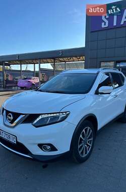 Внедорожник / Кроссовер Nissan Rogue 2015 в Самборе