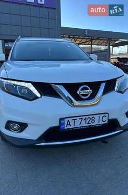 Внедорожник / Кроссовер Nissan Rogue 2015 в Самборе