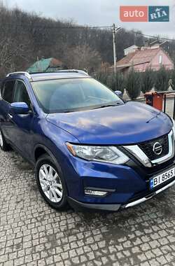 Внедорожник / Кроссовер Nissan Rogue 2017 в Полтаве