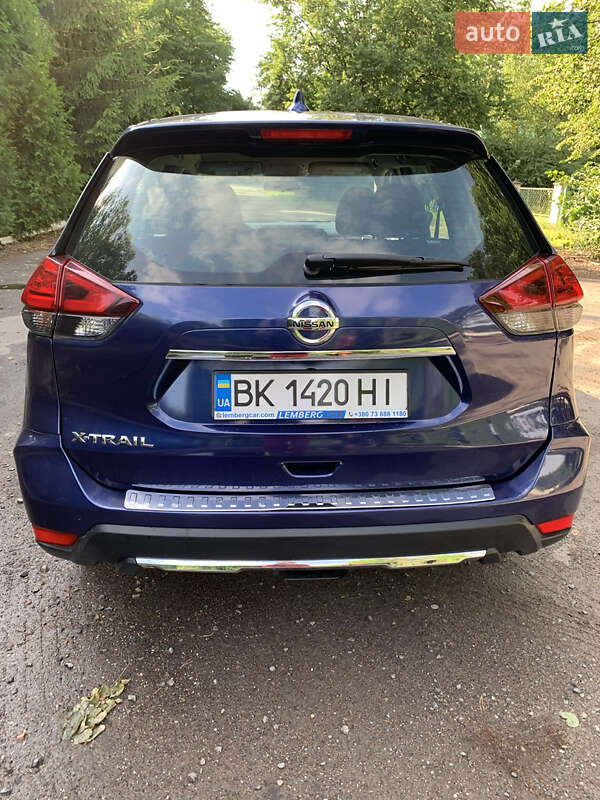 Внедорожник / Кроссовер Nissan Rogue 2017 в Радивилове