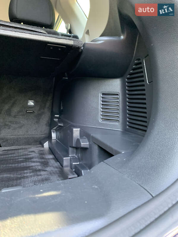 Внедорожник / Кроссовер Nissan Rogue 2017 в Радивилове