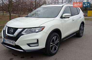 Внедорожник / Кроссовер Nissan Rogue 2019 в Александрие