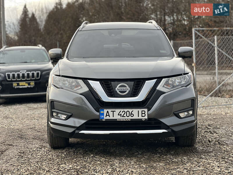 Позашляховик / Кросовер Nissan Rogue 2017 в Івано-Франківську