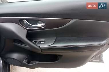 Внедорожник / Кроссовер Nissan Rogue 2016 в 