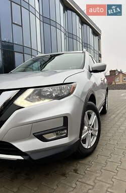 Внедорожник / Кроссовер Nissan Rogue 2018 в 