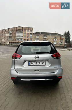 Внедорожник / Кроссовер Nissan Rogue 2018 в 