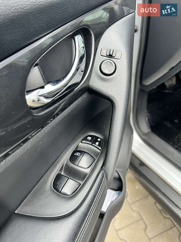 Позашляховик / Кросовер Nissan Rogue 2018 в Рівному фото 19 Позашляховик / Кросовер Nissan Rogue 2018 в Рівному
