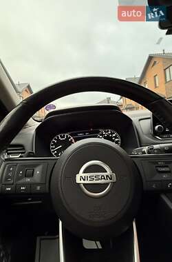 Внедорожник / Кроссовер Nissan Rogue 2021 в 