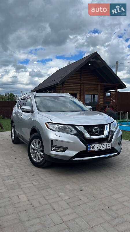 Внедорожник / Кроссовер Nissan Rogue 2018 в Львове