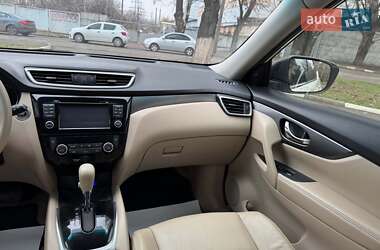 Внедорожник / Кроссовер Nissan Rogue 2015 в 