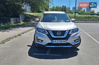 Внедорожник / Кроссовер Nissan Rogue 2018 в 