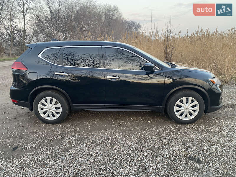 Внедорожник / Кроссовер Nissan Rogue 2017 в Зеленодольской