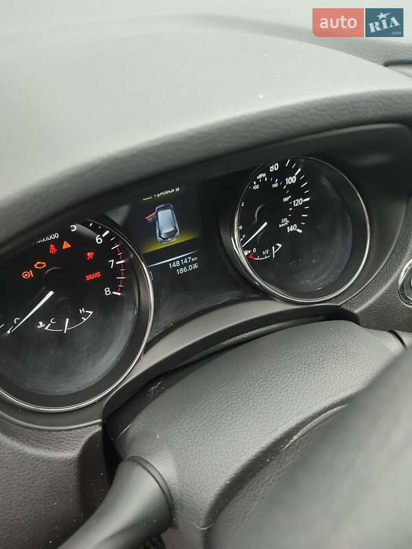 Внедорожник / Кроссовер Nissan Rogue 2015 в Виннице