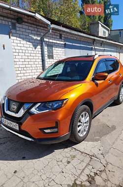 Внедорожник / Кроссовер Nissan Rogue 2017 в Харькове