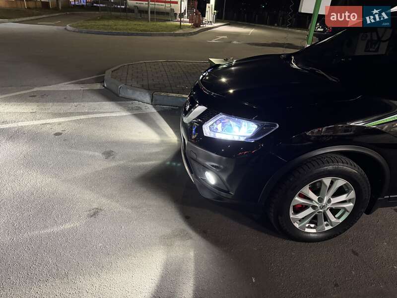 Внедорожник / Кроссовер Nissan Rogue 2015 в Полтаве