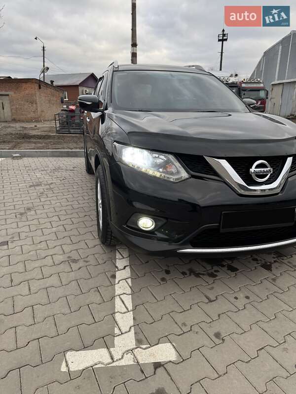 Внедорожник / Кроссовер Nissan Rogue 2015 в Полтаве