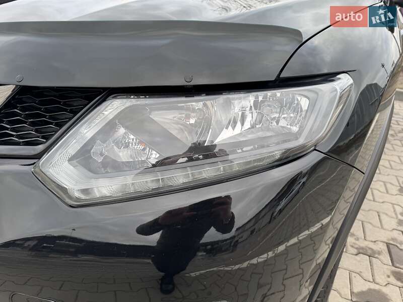 Внедорожник / Кроссовер Nissan Rogue 2015 в Полтаве