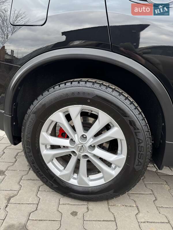 Внедорожник / Кроссовер Nissan Rogue 2015 в Полтаве