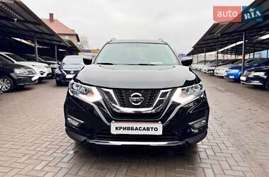 Внедорожник / Кроссовер Nissan Rogue 2016 в Кривом Роге