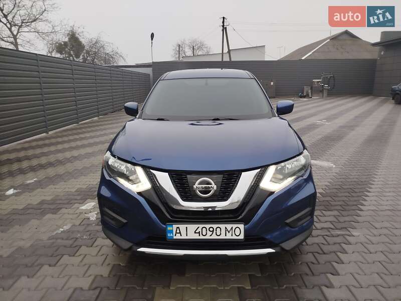 Внедорожник / Кроссовер Nissan Rogue 2017 в Ракитном