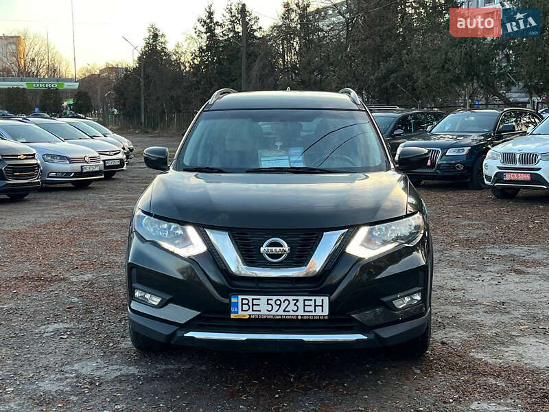 Внедорожник / Кроссовер Nissan Rogue 2017 в Львове