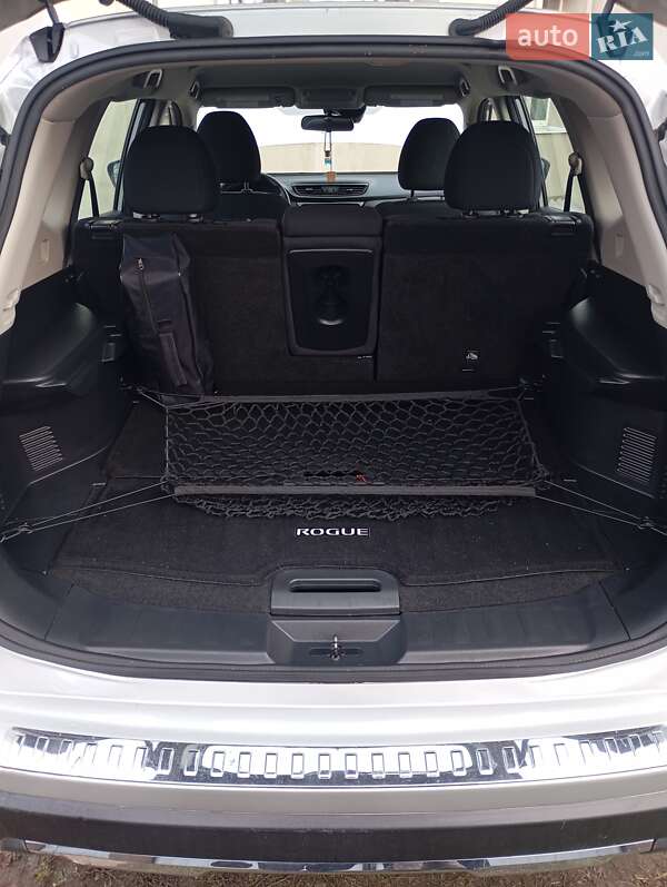 Внедорожник / Кроссовер Nissan Rogue 2019 в Ромнах