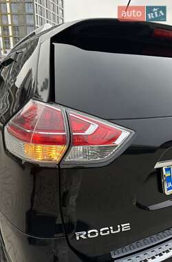 Позашляховик / Кросовер Nissan Rogue 2015 в 