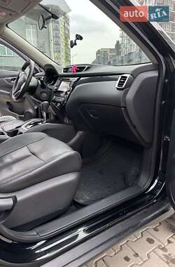 Позашляховик / Кросовер Nissan Rogue 2015 в 