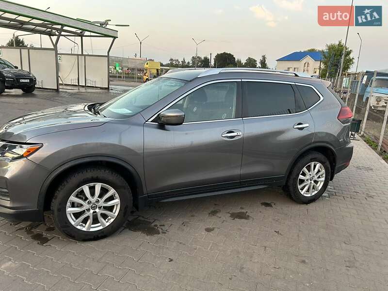 Позашляховик / Кросовер Nissan Rogue 2020 в Нововолинську