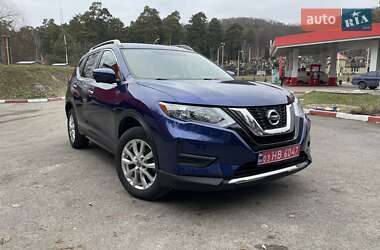 Позашляховик / Кросовер Nissan Rogue 2017 в Львові