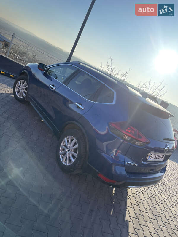 Внедорожник / Кроссовер Nissan Rogue 2018 в Киеве