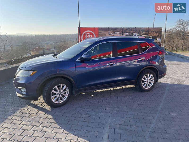 Внедорожник / Кроссовер Nissan Rogue 2018 в Киеве