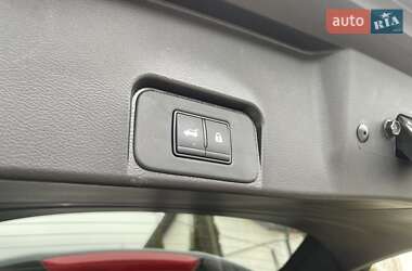 Внедорожник / Кроссовер Nissan Rogue 2023 в 