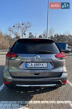 Внедорожник / Кроссовер Nissan Rogue 2019 в 