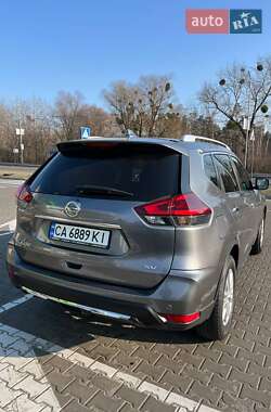 Внедорожник / Кроссовер Nissan Rogue 2019 в 