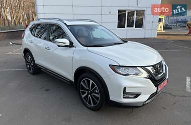 Внедорожник / Кроссовер Nissan Rogue 2017 в Черкассах