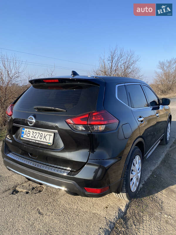 Внедорожник / Кроссовер Nissan Rogue 2017 в Зеленодольской