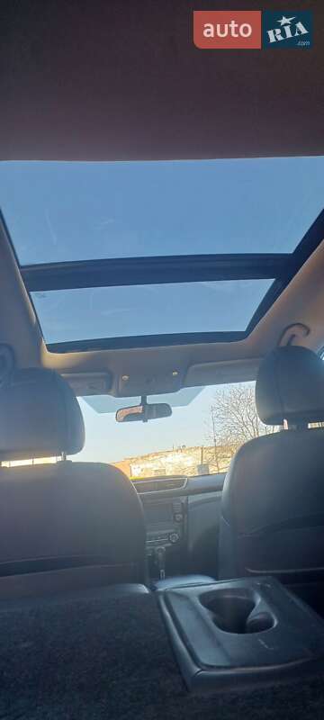 Позашляховик / Кросовер Nissan Rogue 2014 в Полтаві