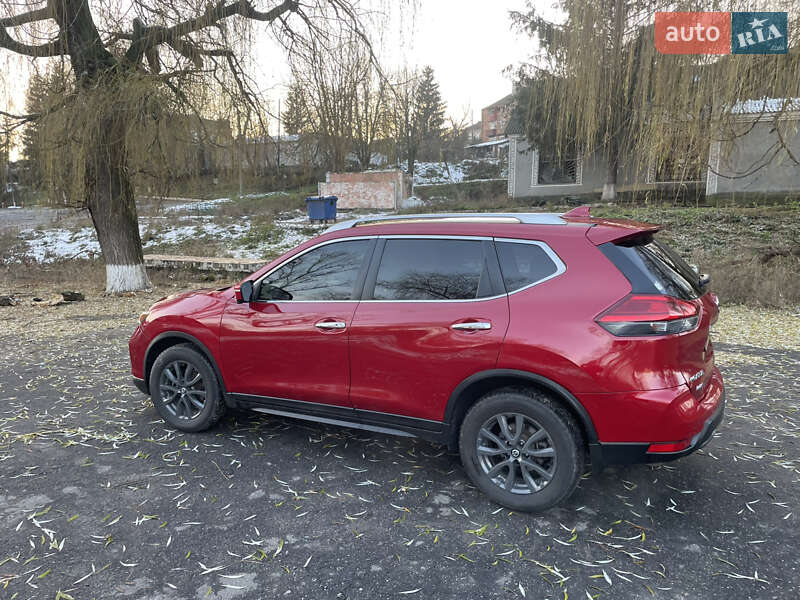 Внедорожник / Кроссовер Nissan Rogue 2016 в Томашполе