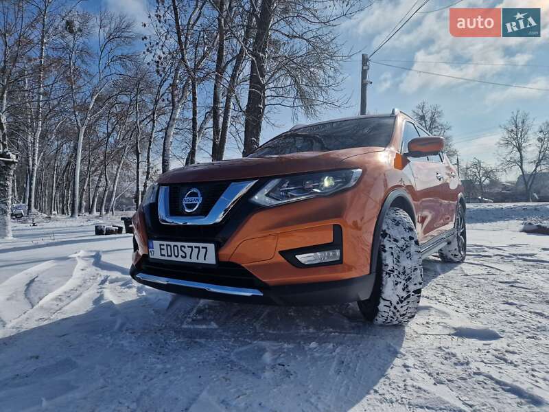 Внедорожник / Кроссовер Nissan Rogue 2018 в Сумах
