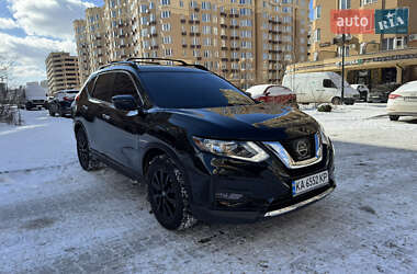 Внедорожник / Кроссовер Nissan Rogue 2017 в Киеве